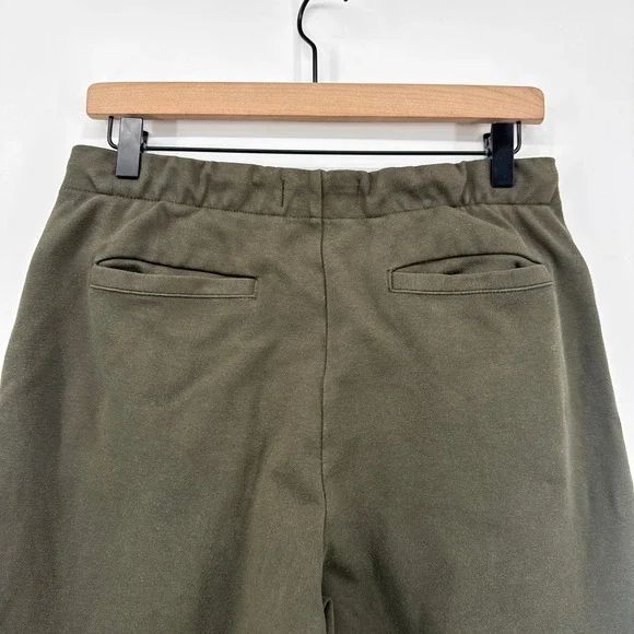 Everlane The Dream Pant Medium Dark Green Kalamata Pintuck Tapered Pull On Knit - Picture 5 of 10